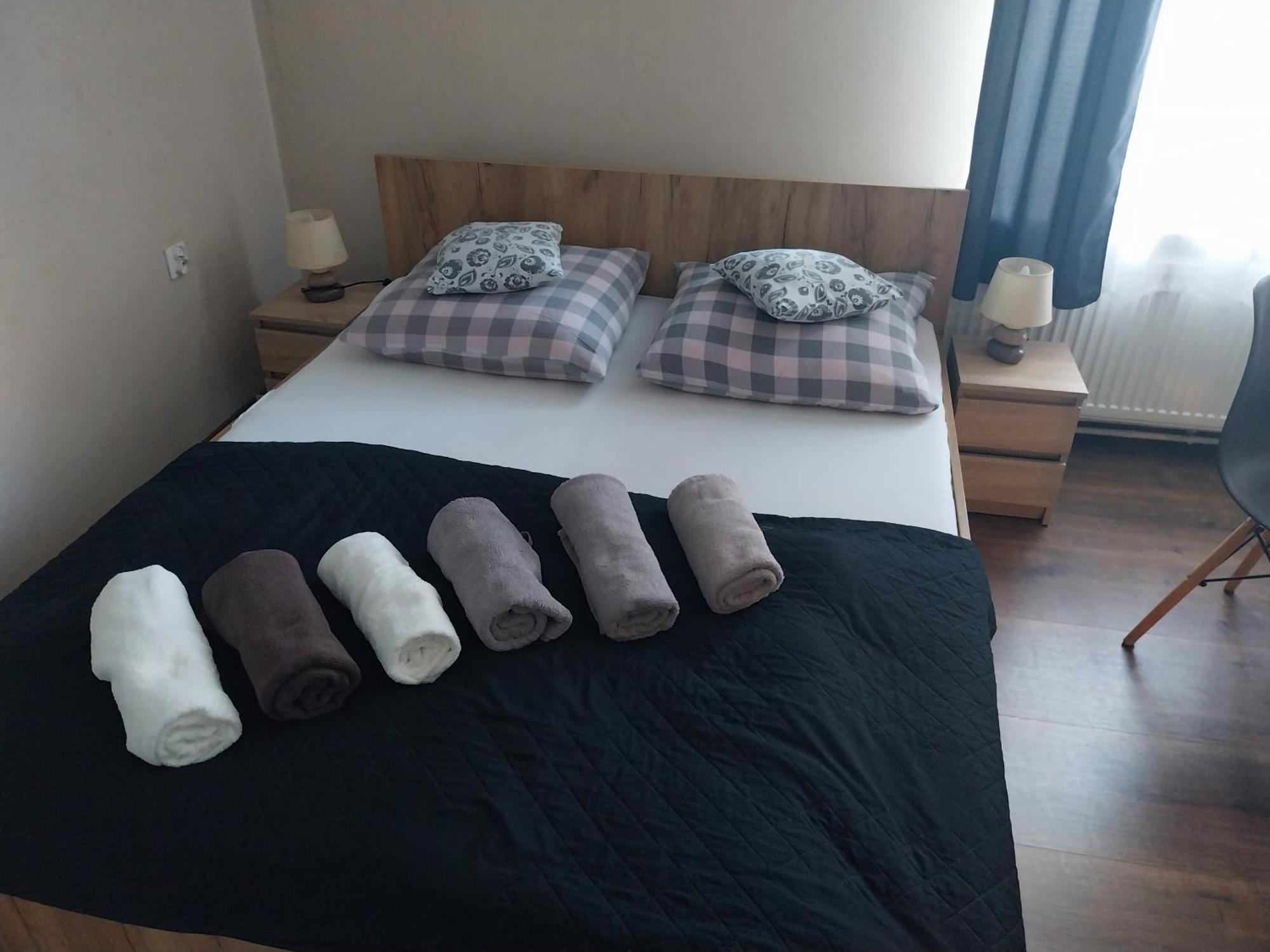 Czarna Owca- Pokoje Goscinne Gniezno Exterior foto