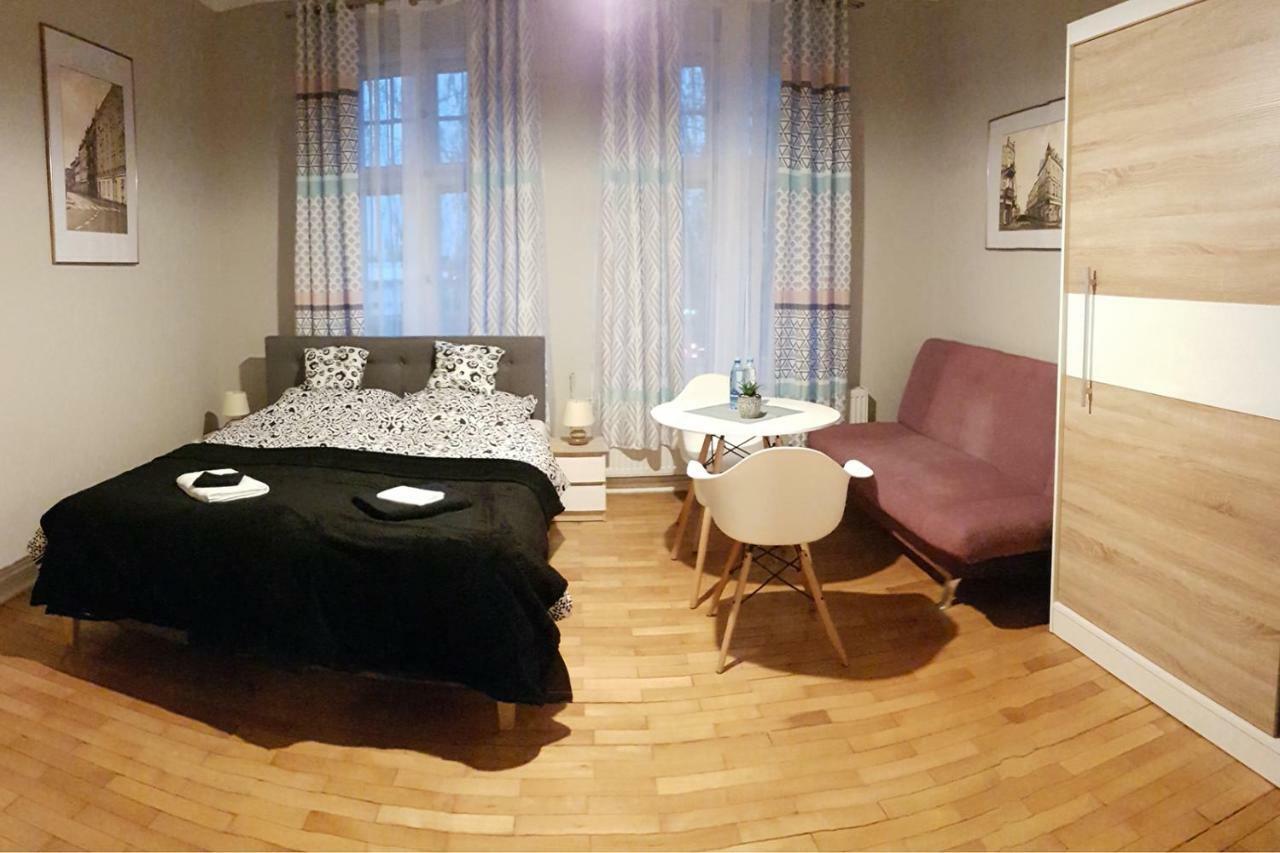Czarna Owca- Pokoje Goscinne Gniezno Exterior foto